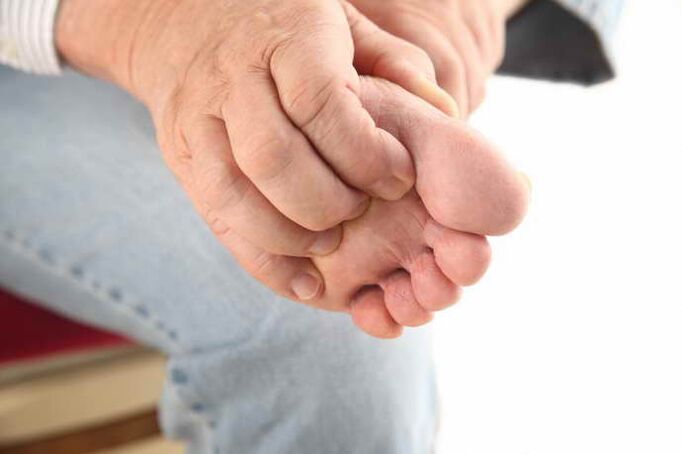 coceira no pé com osteocondrose torácica